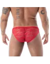 Vu de près du mini slips en dentelle fluide rouge de dos
