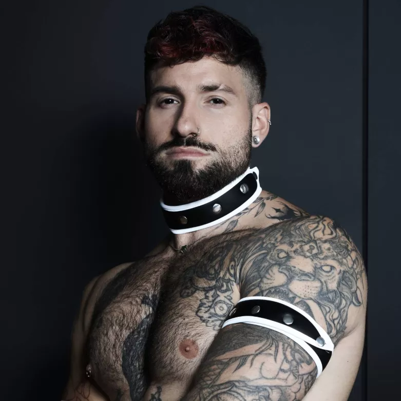 Brassard En Néoprène Blanc Pour Homme | Accessoire Fétiche TOF Paris