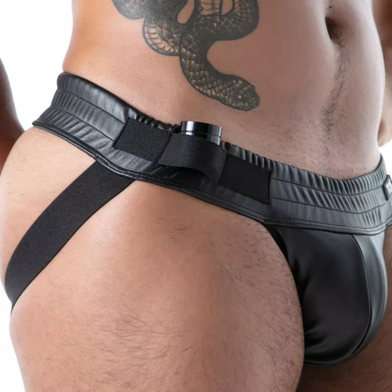 Kinky jock  de profil